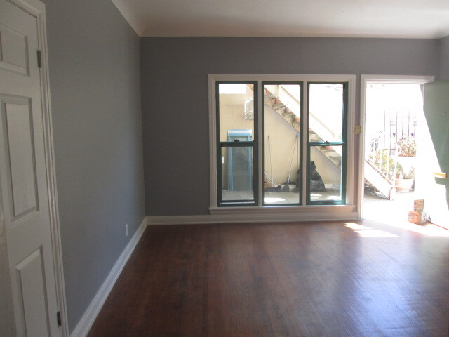 Building Photo - 908 N Martel Ave
