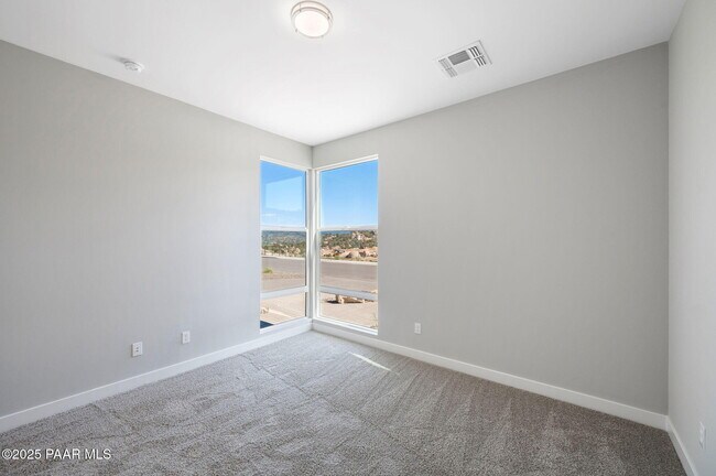 Building Photo - 1326 Rockwood Dr