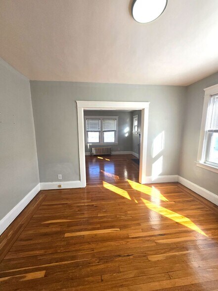 Building Photo - 98 Bradley St