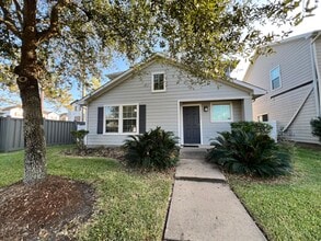 Building Photo - 11711 Chanteloup Dr