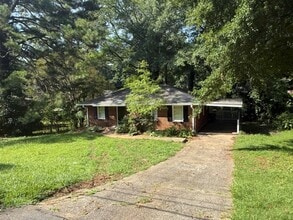 Building Photo - Newly Renovated 3 Bedroom / 1 Bath Ranch w...