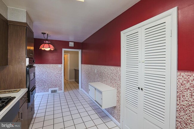 Building Photo - 3219 Northbrook Rd