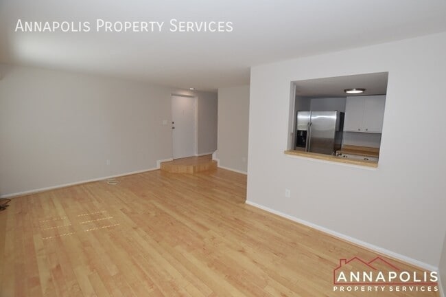 Building Photo - 1424 Greendale Ct