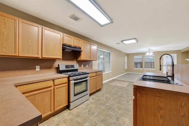 Building Photo - 9219 Pinderfield Ct