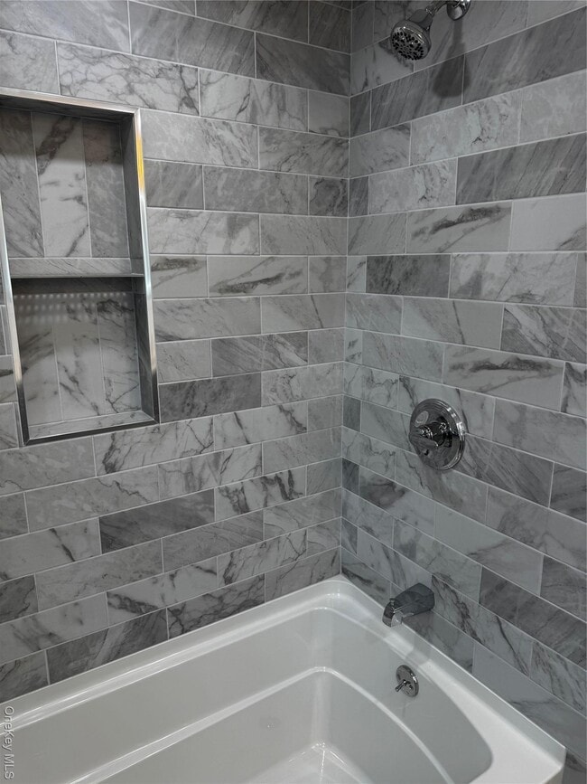 Building Photo - 8064 Albany Post Rd