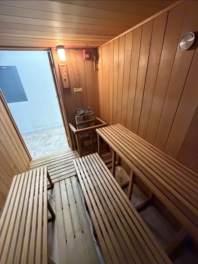 Building Photo - 1620 Presidential Way