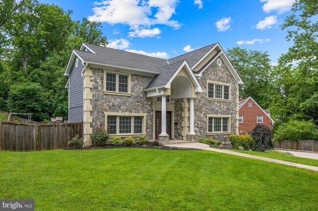 Building Photo - 6005 Selvyn Rd