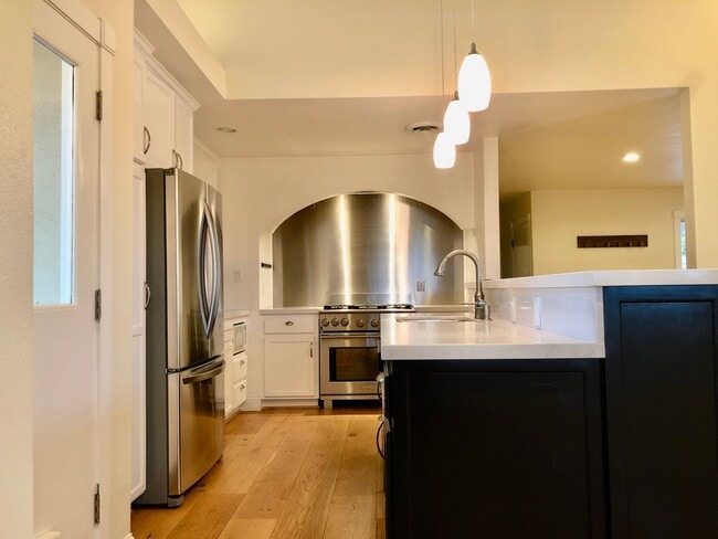 Building Photo - Beautifully Updated 3 Bed 2 Bath Campbell ...