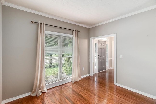 Building Photo - 307 Long Cove Dr