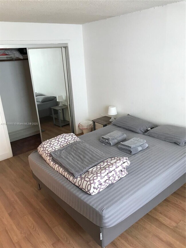 Building Photo - 1732 Meridian Ave