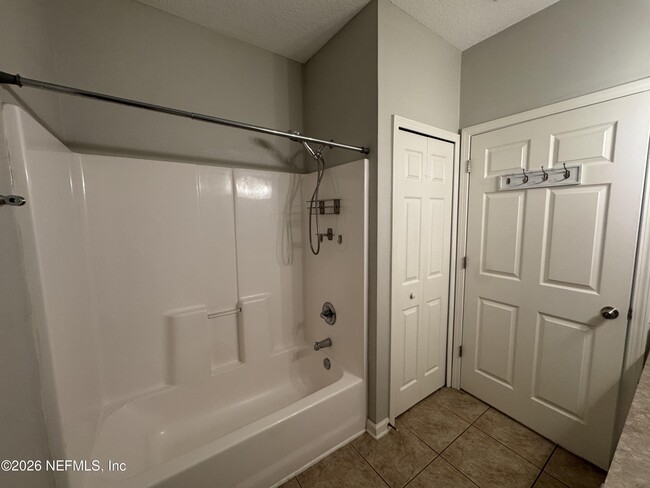 Building Photo - 5006 Key Lime Dr