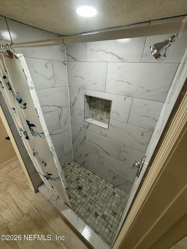 Building Photo - 2545 Lamee Ln