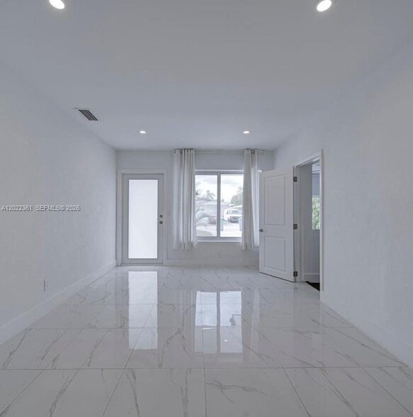 Building Photo - 6561 SW 30th St