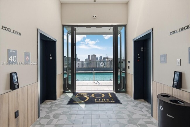 Building Photo - 121 NE 5th St