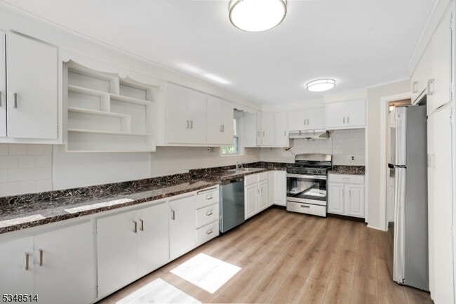 Building Photo - 51 Evergreen Rd