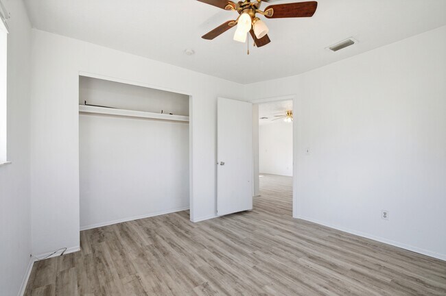 Building Photo - 1130 Alabar Ln