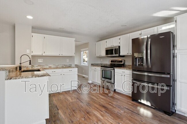 Building Photo - 13324 Umatilla St