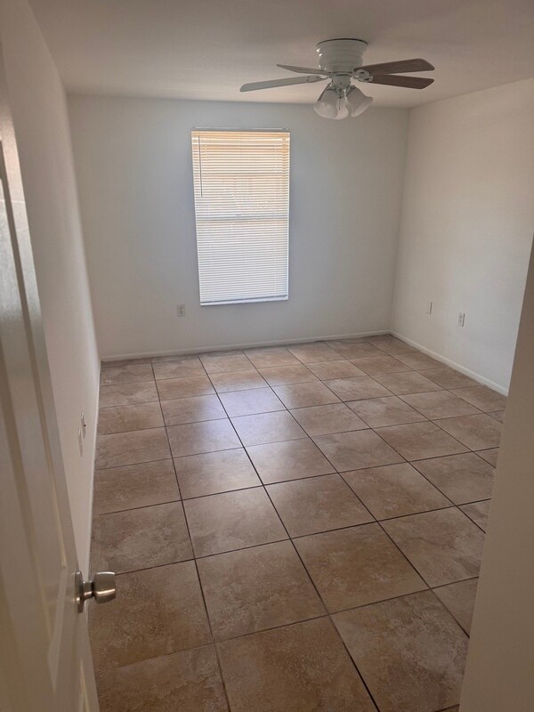 Building Photo - 7825 40th Ave Dr W