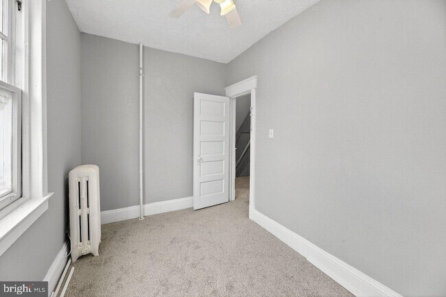Building Photo - 53 Sanhican Dr