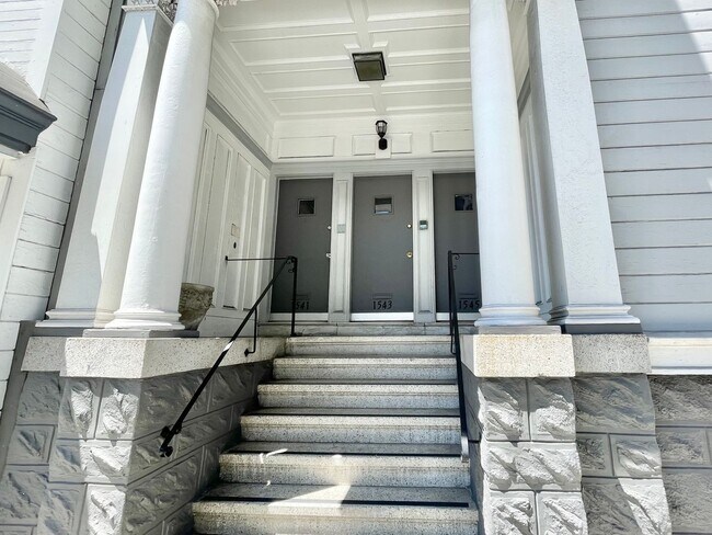 Building Photo - 1541 Franklin St