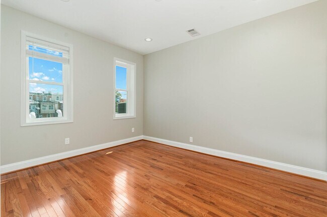 Building Photo - 3015 N Calvert St