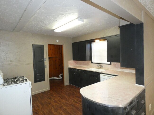 Building Photo - 428 Sayles Blvd