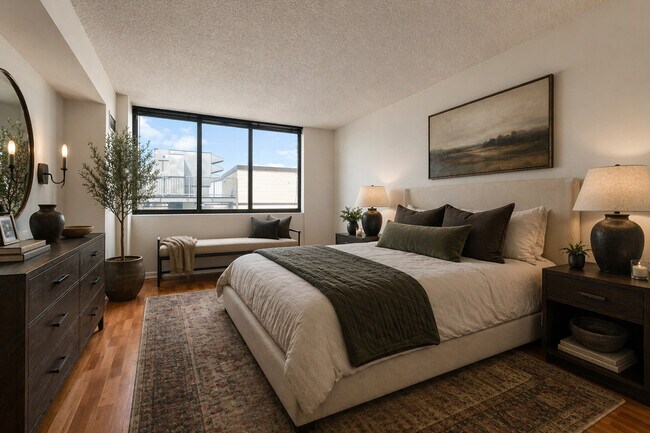 Building Photo - 2800 N Orchard St