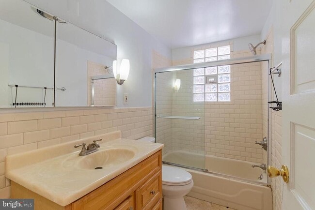 Building Photo - 1459 Chapin St NW