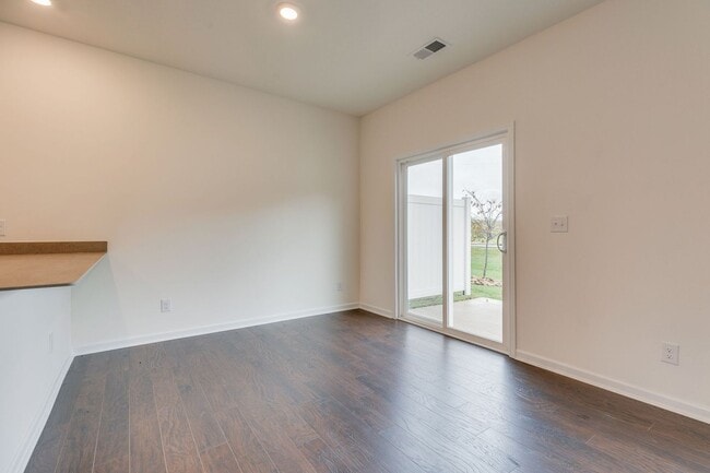 Building Photo - New 3BR Townhome in Saylor’s Place – Modern Finishes & Prime Jonesborough Location