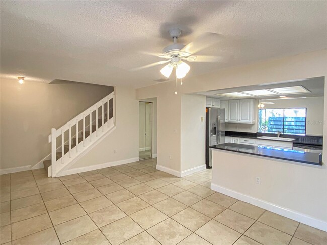 Building Photo - 955 Sunridge Dr