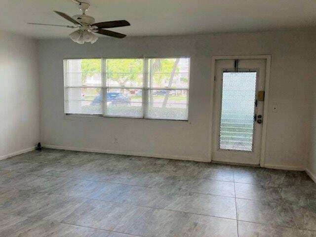 Building Photo - 1067 Cornwall D