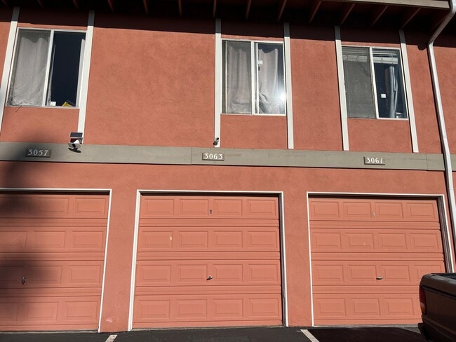 Building Photo - Charming Keys Harbor Condo 2+1.5
