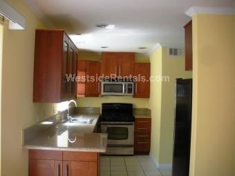 Primary Photo - 1425 W 224th St