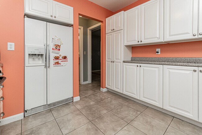 Building Photo - 1113 NW 3rd St