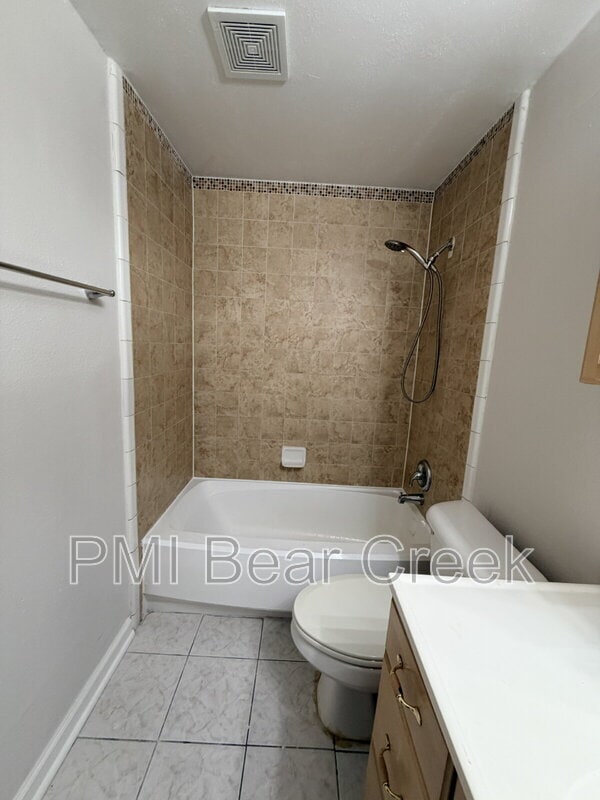 Building Photo - 3045 Walnut Bend Ln