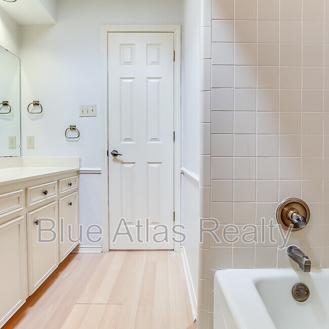 Building Photo - 5727 Ridgerock Ct