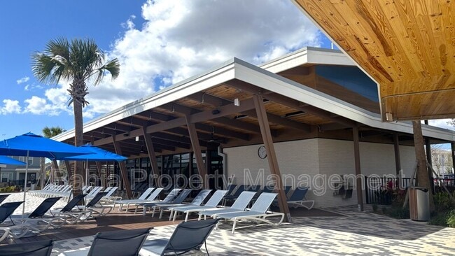 Building Photo - 10318 Evening Horizon St