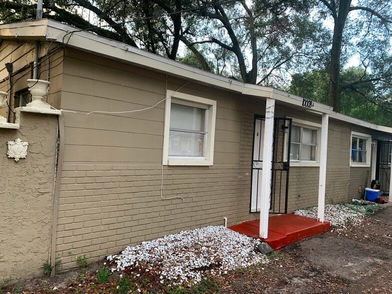 Building Photo - 10008 N Lantana Ave