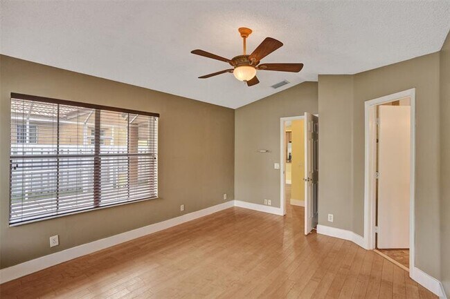 Building Photo - 839 Falling Water Rd