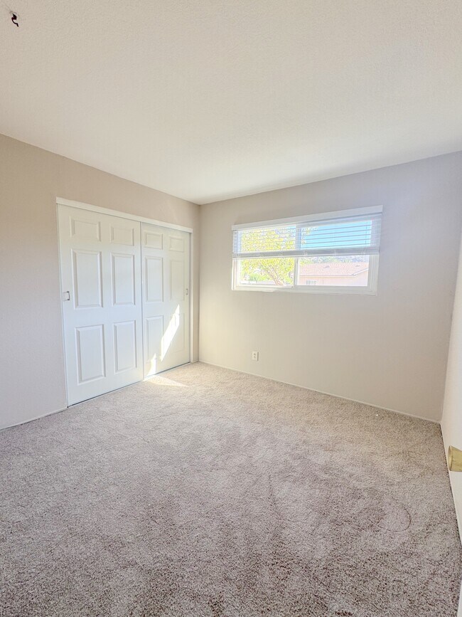 Building Photo - 3528 Castle Rock Rd