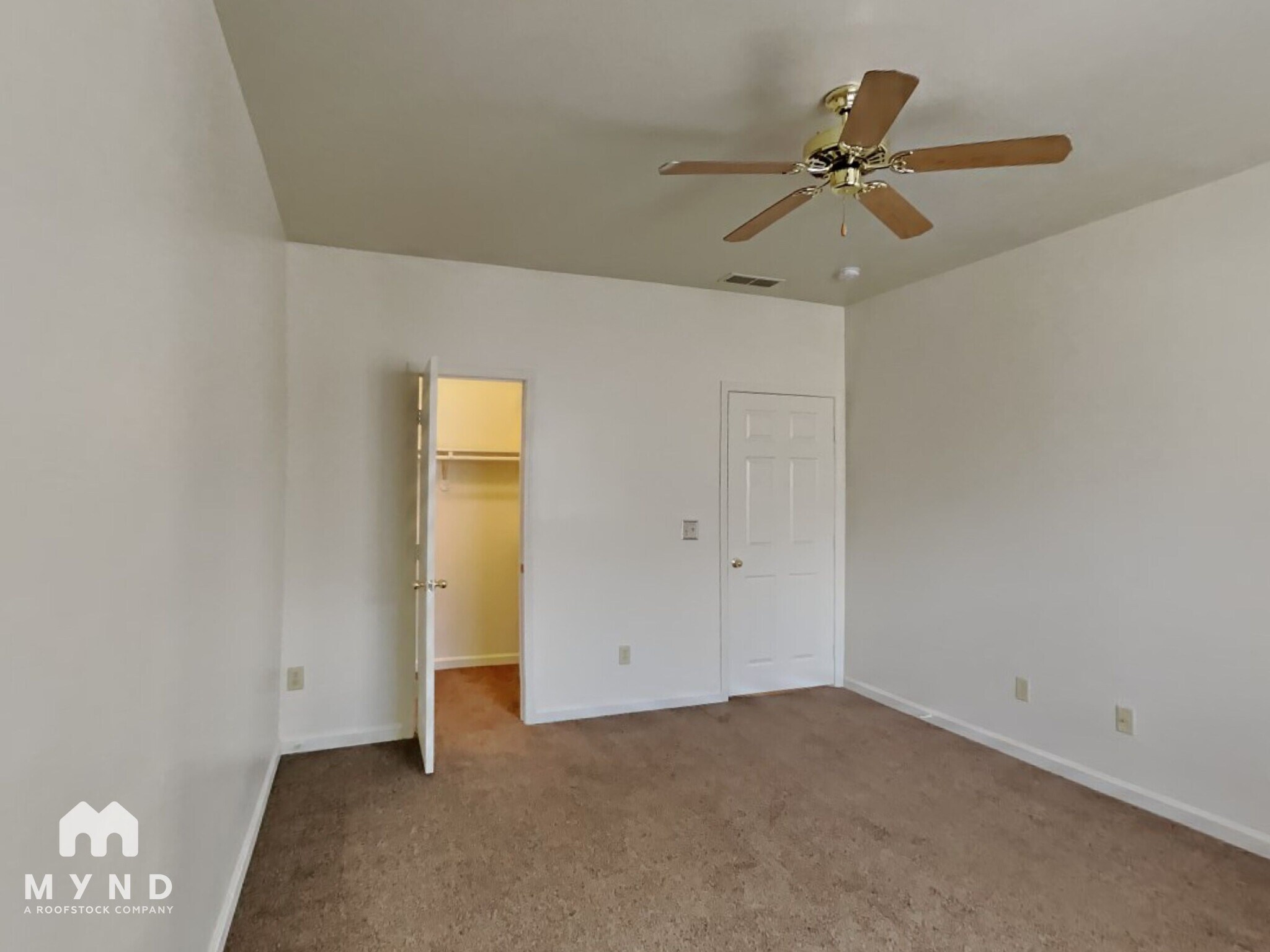 Building Photo - 900 S Meadows Pkwy