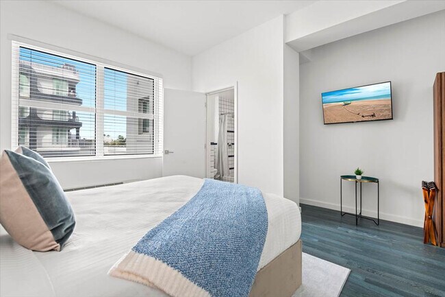 Building Photo - 1700 Alton Rd