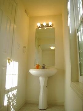 Building Photo - 2626 E Oaklawn Ct