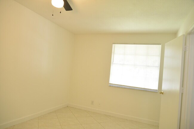 Building Photo - 3344 Alba Cir