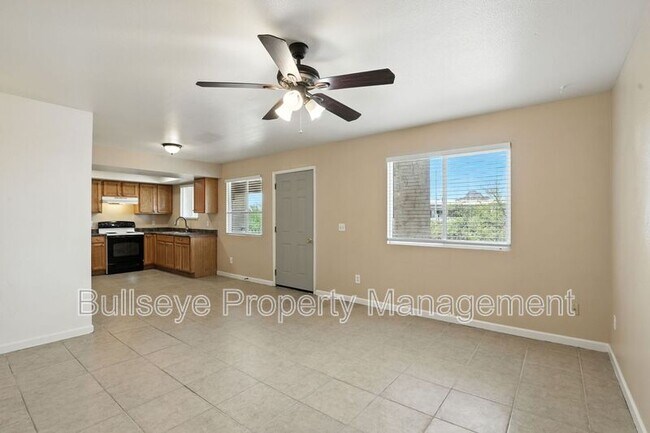 Building Photo - 2701 E Beck Ln