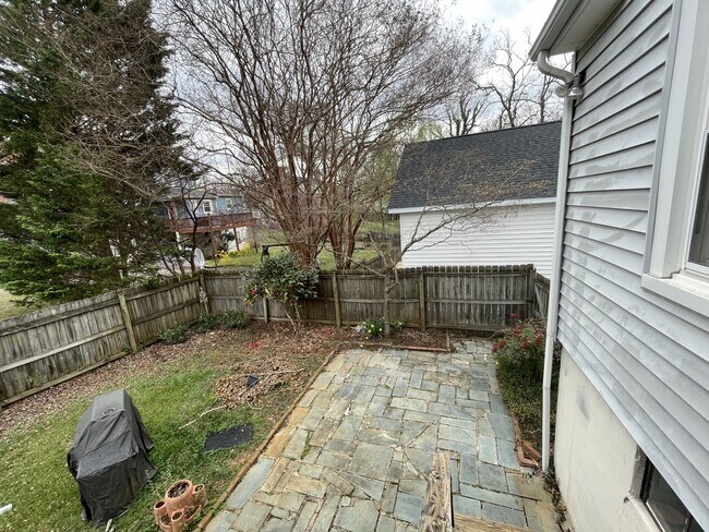 Building Photo - 3417 Plymouth Pl