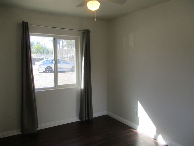 Building Photo - Lakeside Newly remodeled 4 Bdr 2.5 Bath Ho...