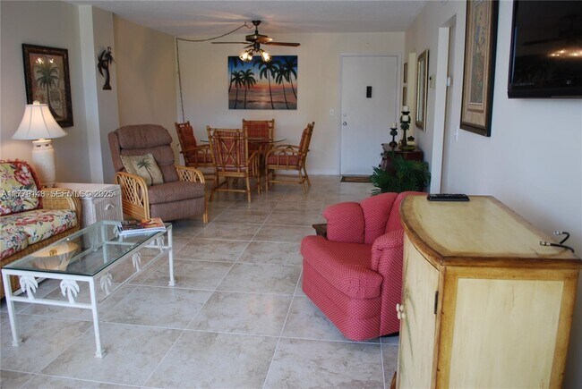 Building Photo - 125 S Ocean Ave