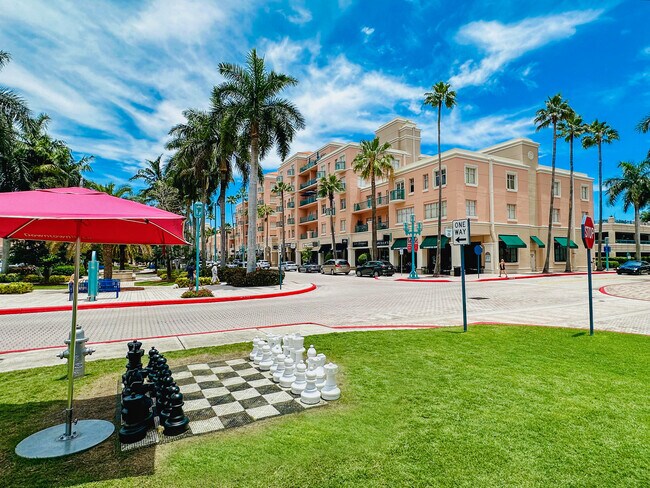 Building Photo - 485 E Royal Palm Rd