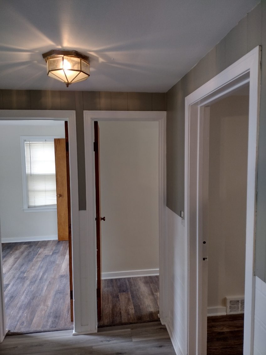 Building Photo - 327 Parkridge Ave